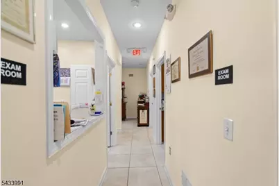 431 Washington Ave, Belleville, NJ 07109 - Photo 9