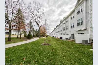 67 Veterans Way, Morris Plains, NJ 07950 - Photo 33