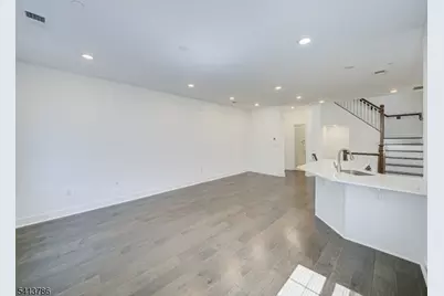67 Veterans Way, Morris Plains, NJ 07950 - Photo 7