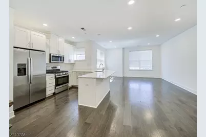 67 Veterans Way, Morris Plains, NJ 07950 - Photo 5
