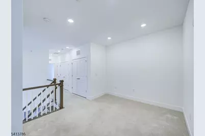 67 Veterans Way, Morris Plains, NJ 07950 - Photo 17