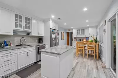 17 Foxhill Ln, Ringwood, NJ 07456 - Photo 17