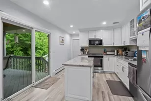 17 Foxhill Ln, Ringwood, NJ 07456 - Photo 19