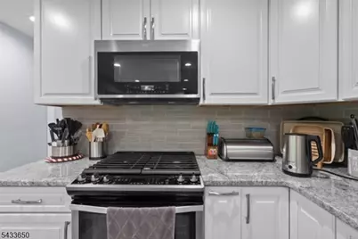 17 Foxhill Ln, Ringwood, NJ 07456 - Photo 15