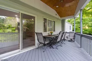 17 Foxhill Ln, Ringwood, NJ 07456 - Photo 3