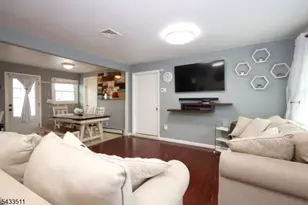 527 E Main St, Bridgewater, NJ 08807 - Photo 7