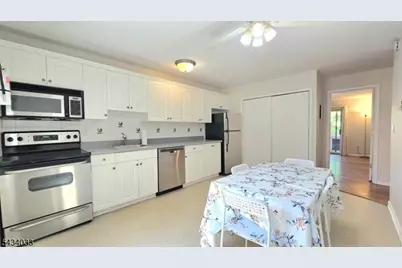 580 Bloomfield Ave #6A, West Caldwell, NJ 07006 - Photo 5