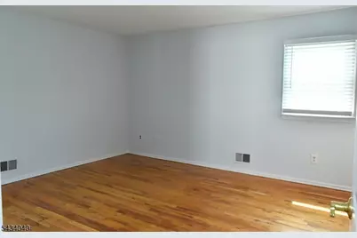 10 Garden Dr #2, Elmwood Park, NJ 07407 - Photo 15