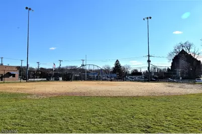 10 Garden Dr #2, Elmwood Park, NJ 07407 - Photo 35