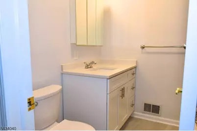 10 Garden Dr #2, Elmwood Park, NJ 07407 - Photo 25