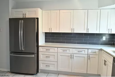 10 Garden Dr #2, Elmwood Park, NJ 07407 - Photo 9