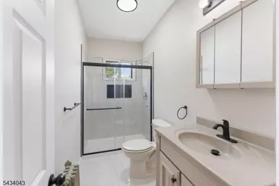 308 Rosehill Pl, Elizabeth, NJ 07202 - Photo 5