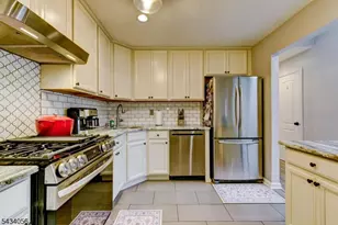 121 Woodward Ln, Bernards Township, NJ 07920 - Photo 9