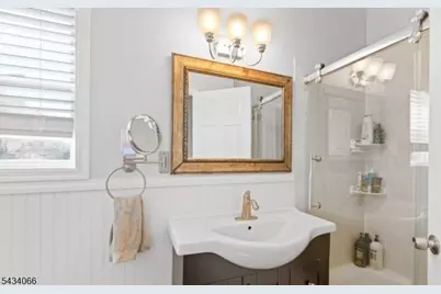 8 Navajo Ave, Parsippany, NJ 07034 - Photo 9