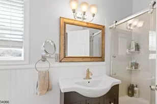 8 Navajo Ave, Parsippany, NJ 07034 - Photo 9