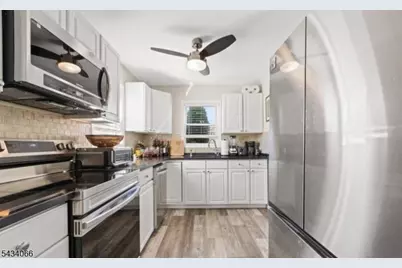 8 Navajo Ave, Parsippany, NJ 07034 - Photo 3