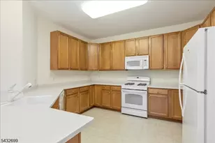 4306 Enclave Cir, Franklin Township, NJ 08873 - Photo 5
