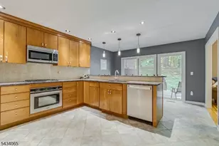 22 Hunters Cir, Tewksbury Township, NJ 08833 - Photo 7