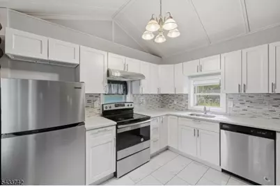 33 Hillside Ave, Jefferson Township, NJ 07460 - Photo 1