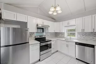33 Hillside Ave, Jefferson Township, NJ 07460 - Photo 1