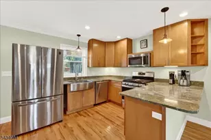 11 Franklin St, South Bound Brook Boro, NJ 08880 - Photo 9