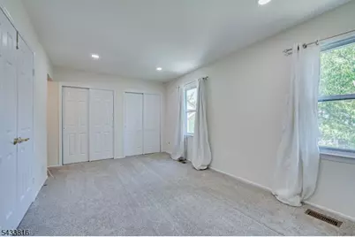 5 Heritage Sq, Sayreville, NJ 08872 - Photo 27