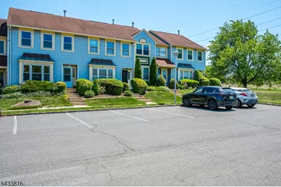5 Heritage Sq, Sayreville, NJ 08872 - Photo 3