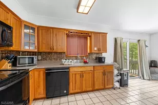 11 Tobyhanna Trail, Hopatcong, NJ 07843 - Photo 3