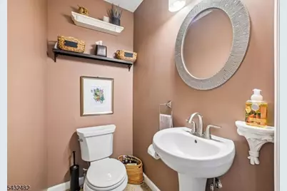 38 Howell Dr, Verona, NJ 07044 - Photo 25