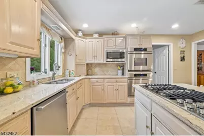 38 Howell Dr, Verona, NJ 07044 - Photo 11