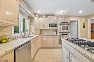 38 Howell Dr, Verona, NJ 07044 - Photo 11