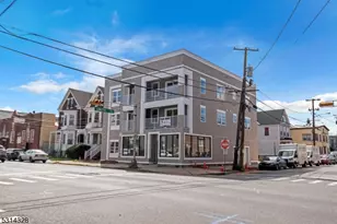 862 E Jersey St, Elizabeth, NJ 07201 - Photo 3