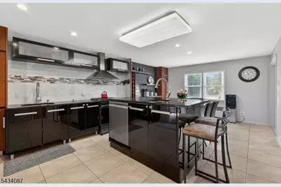 58 Continental Ave, Belleville, NJ 07109 - Photo 9