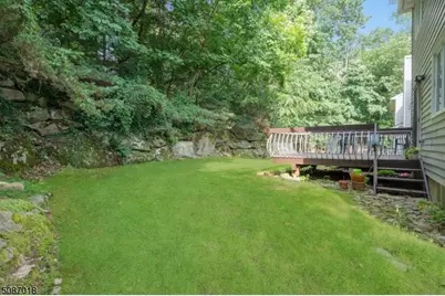 129 Patriots Rd, Parsippany, NJ 07950 - Photo 23