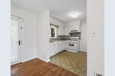 26 Briar Ln, Nutley, NJ 07110 - Photo 9
