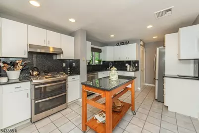 10 Irving Pl, Nutley, NJ 07110 - Photo 9