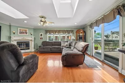53 Orchard St, Carteret, NJ 07008 - Photo 7