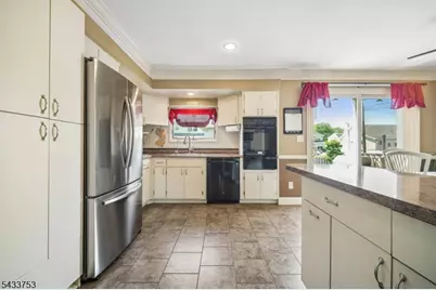 53 Orchard St, Carteret, NJ 07008 - Photo 13