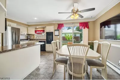 53 Orchard St, Carteret, NJ 07008 - Photo 17