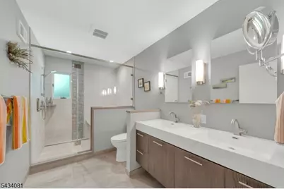 130 Pearl Brook Dr, Clifton, NJ 07013 - Photo 23