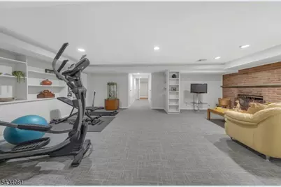 130 Pearl Brook Dr, Clifton, NJ 07013 - Photo 31