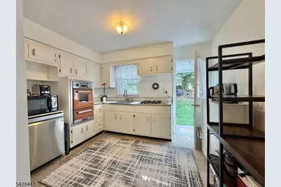 2 Sunnyside Pl, Verona, NJ 07044 - Photo 9