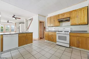55 Thompson St, Raritan, NJ 08869 - Photo 5