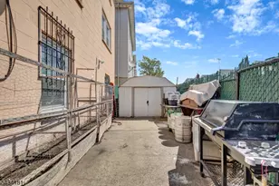 103 Houston St, Newark, NJ 07105 - Photo 29