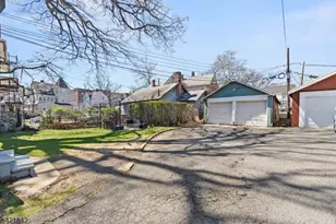 137 S Burnet St, East Orange, NJ 07018 - Photo 23