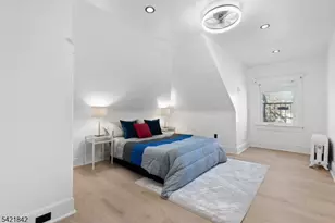 137 S Burnet St, East Orange, NJ 07018 - Photo 9