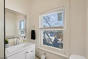 137 S Burnet St, East Orange, NJ 07018 - Photo 19