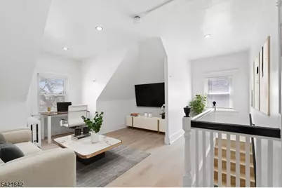 137 S Burnet St #3, East Orange, NJ 07018 - Photo 3