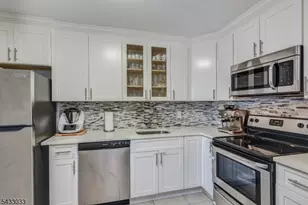 10 N Wood Ave, Linden, NJ 07036 - Photo 11