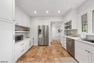 14 Holland Ter, Montclair, NJ 07042 - Photo 15